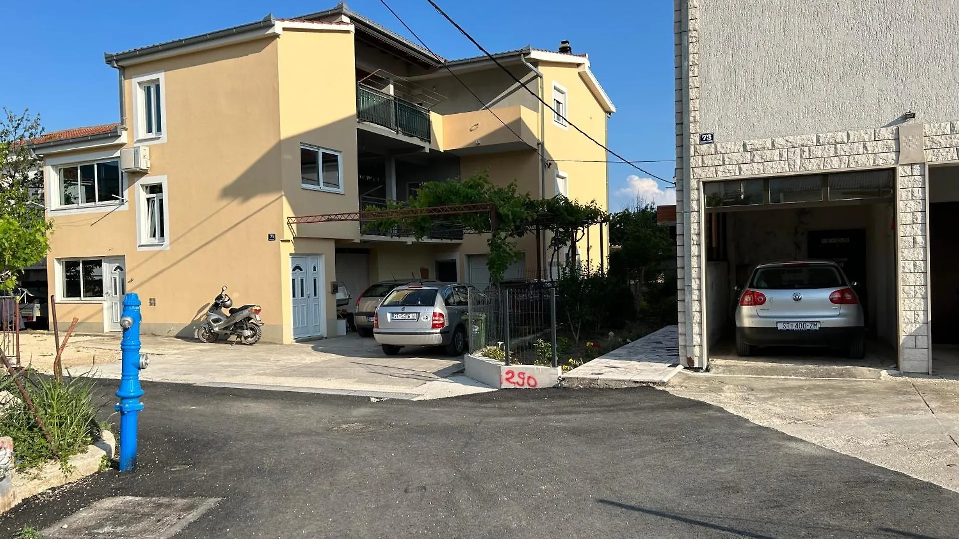 Apartment Blanca With Jacuzzi,Terase And Private Parking Kastela 0*,  Croatia