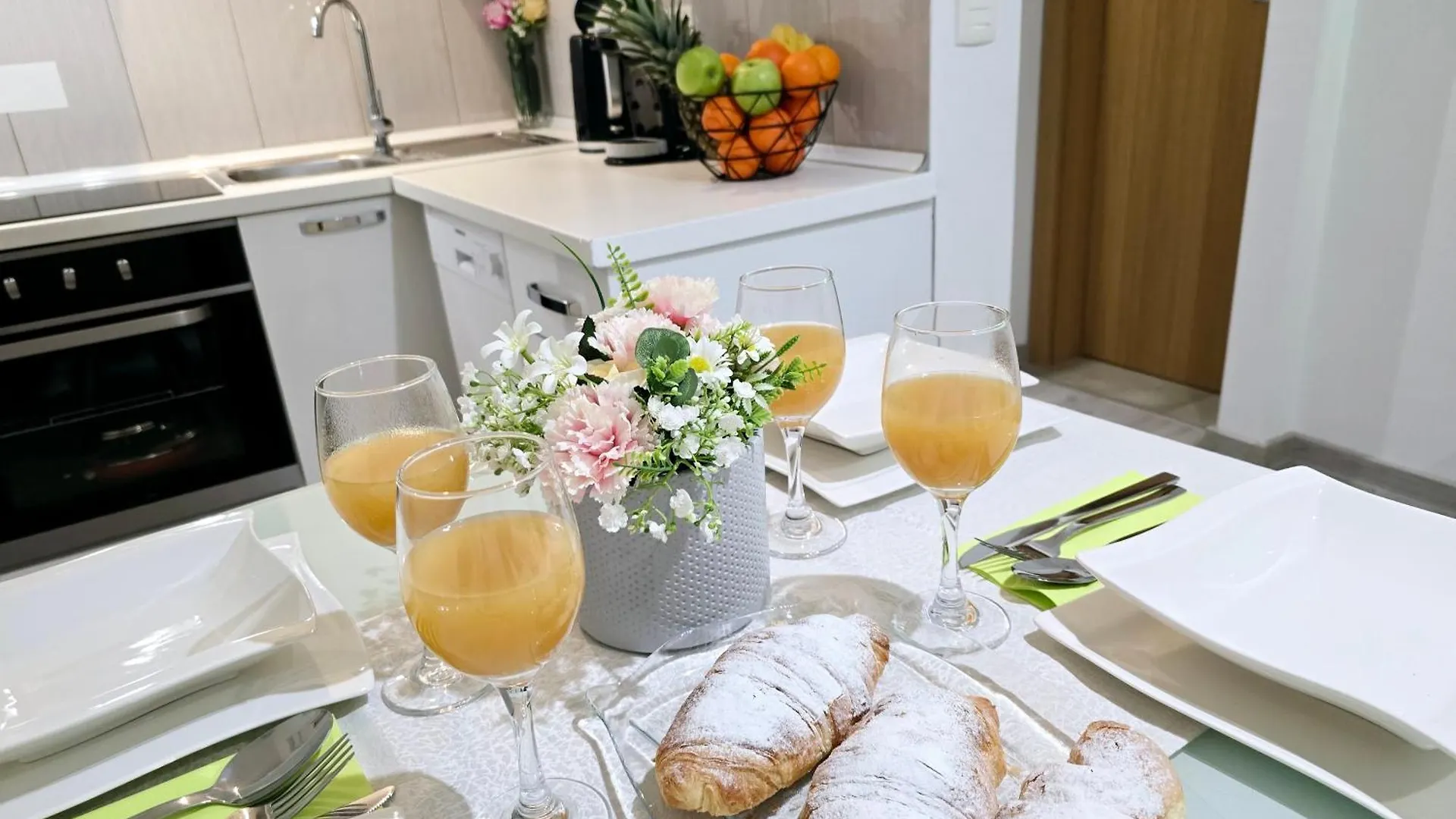 Apartment Blanca With Jacuzzi,Terase And Private Parking Kastela
