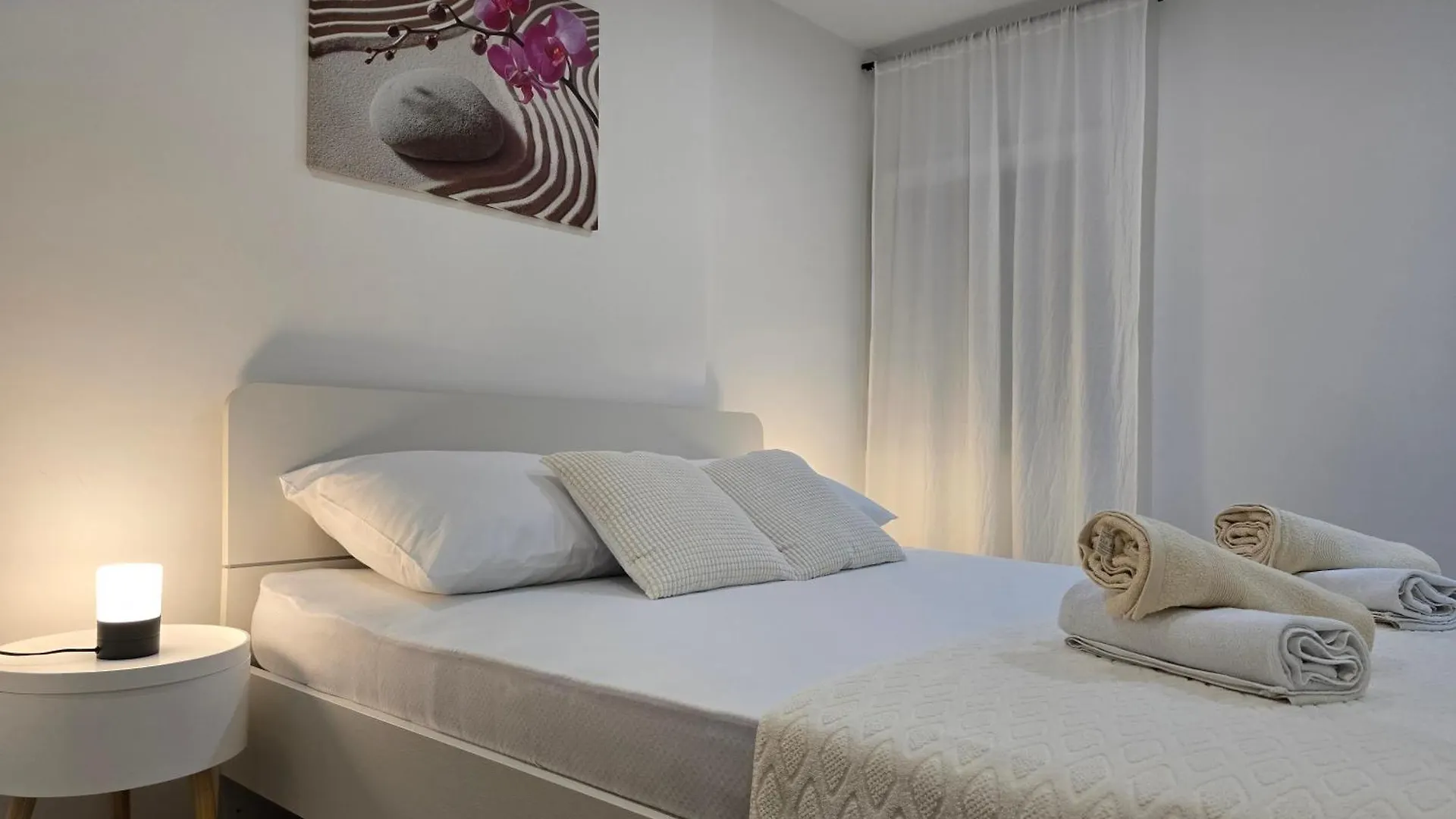 Apartment Blanca With Jacuzzi,Terase And Private Parking Kastela Croatia