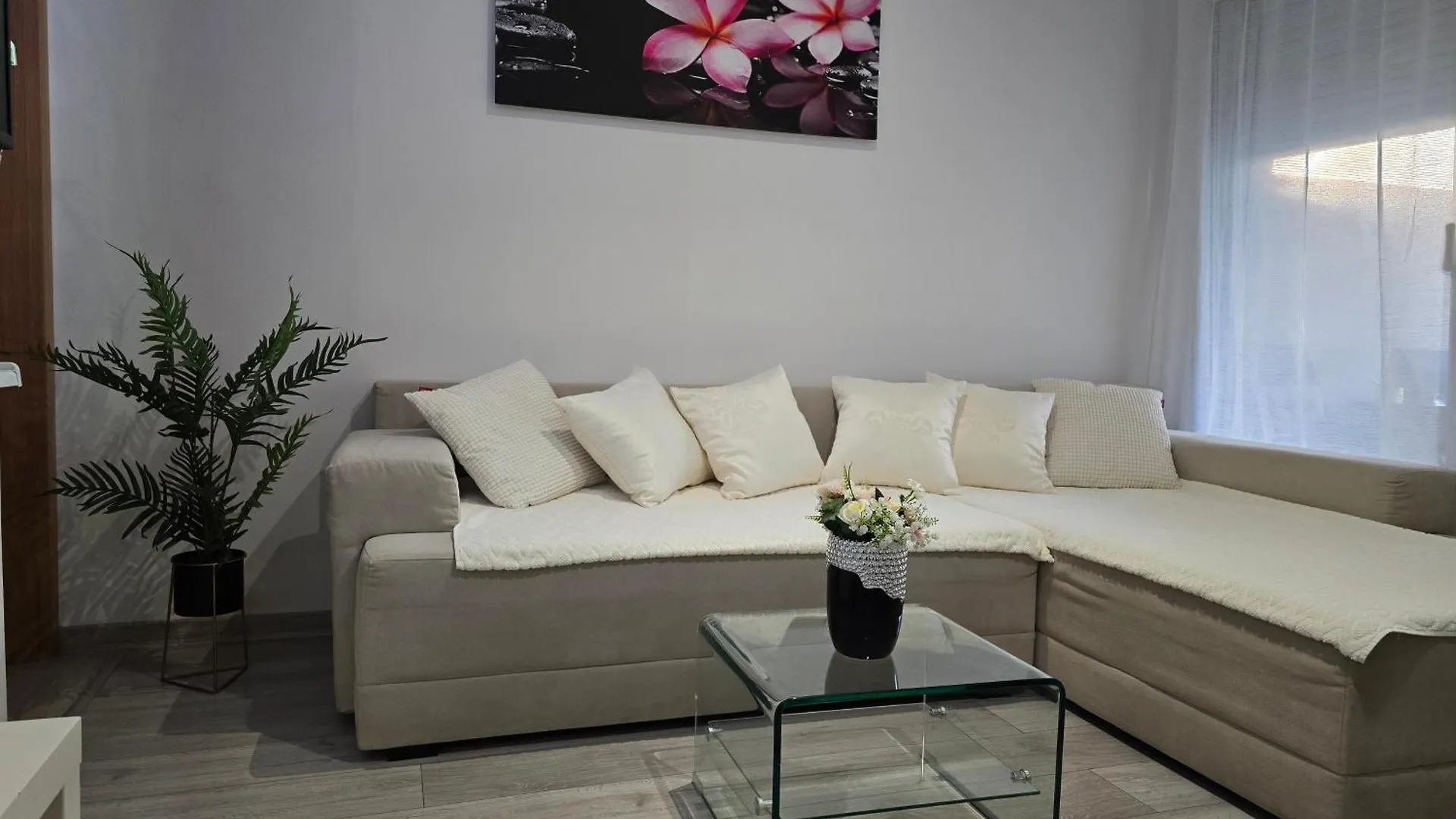 Apartment Blanca With Jacuzzi,Terase And Private Parking Kastela