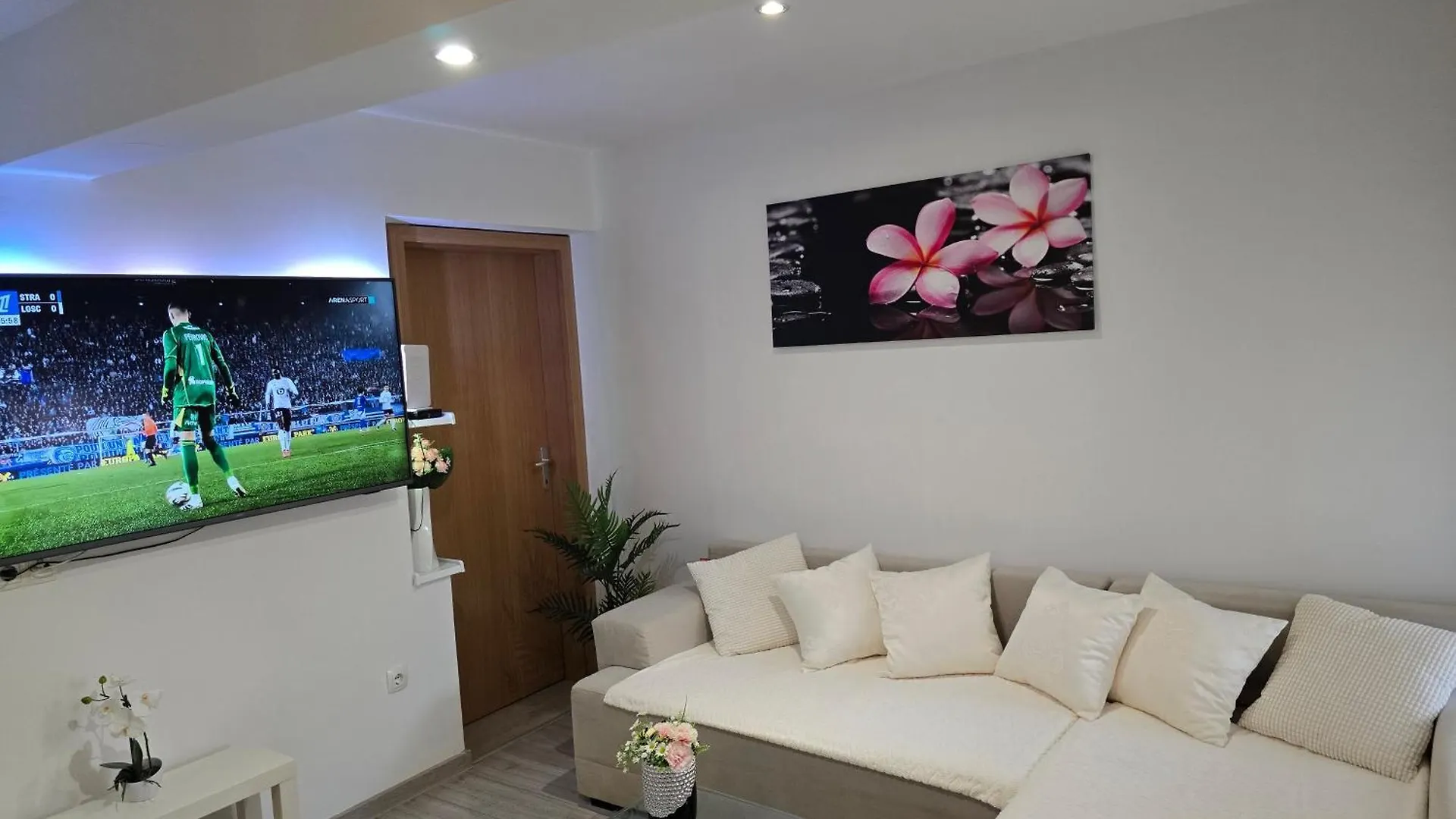 Apartment Blanca With Jacuzzi,Terase And Private Parking Kastela