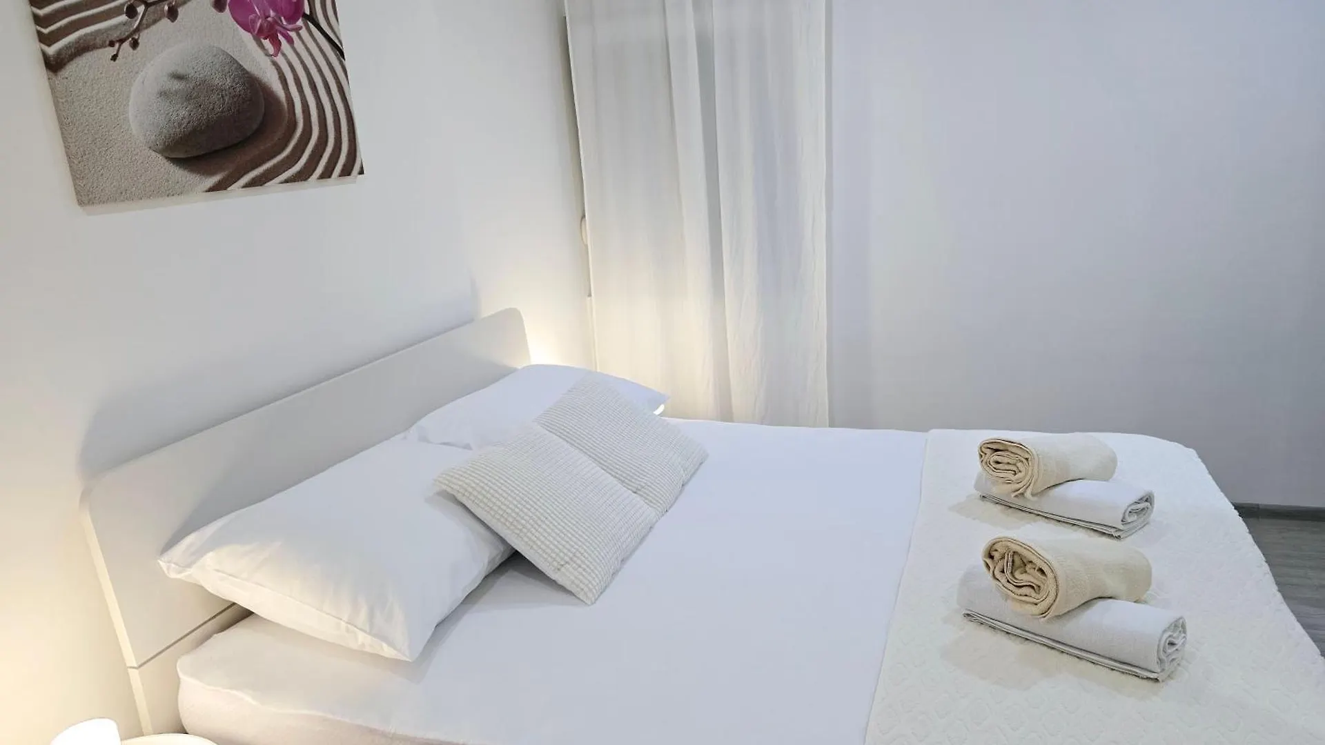 Apartment Blanca With Jacuzzi,Terase And Private Parking Kastela Croatia