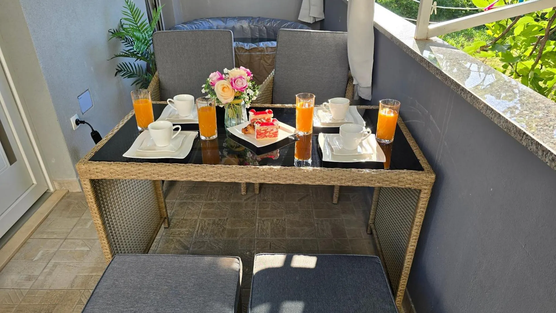 Apartment Blanca With Jacuzzi,Terase And Private Parking Kastela