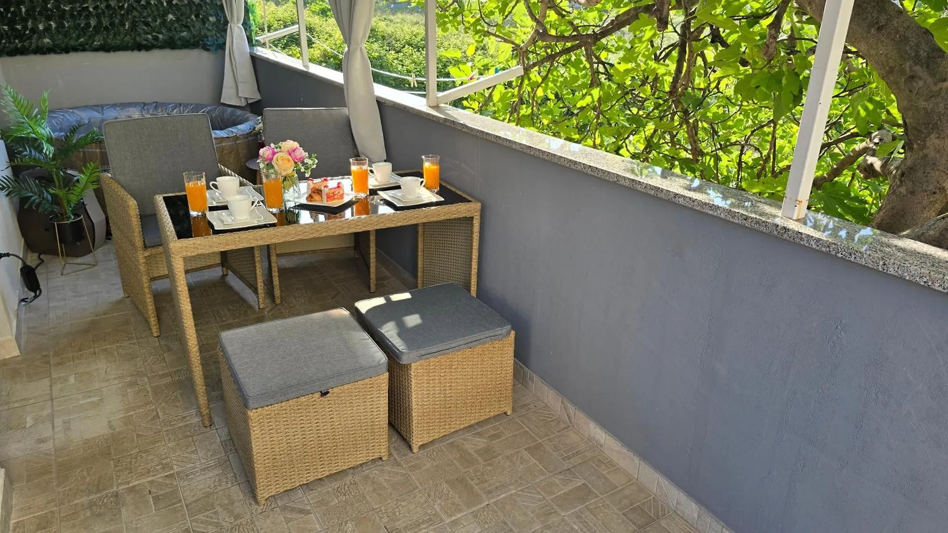 Apartment Blanca With Jacuzzi,Terase And Private Parking Kastela 0*,  Croatia