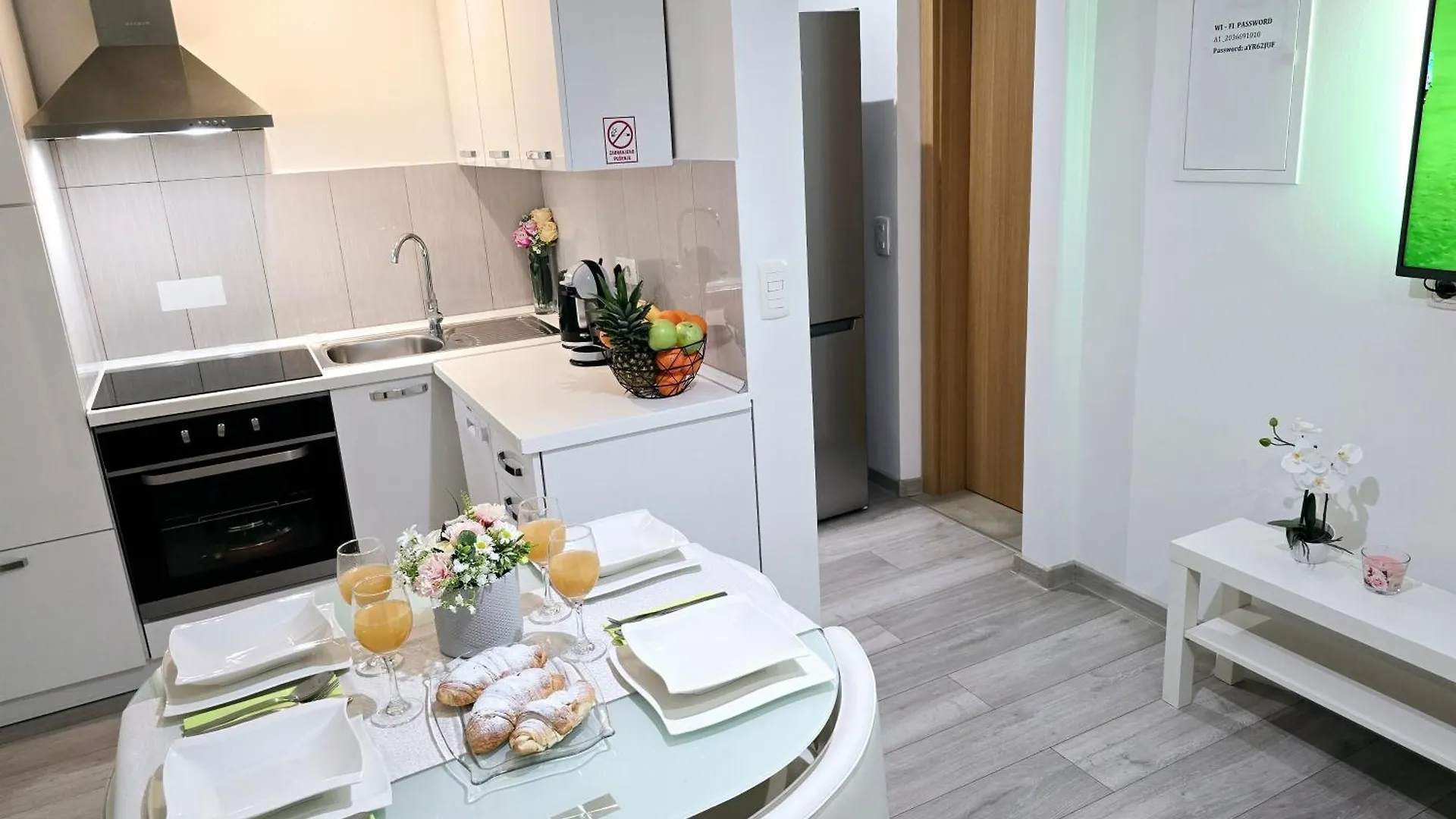 Apartment Blanca With Jacuzzi,Terase And Private Parking Kastela