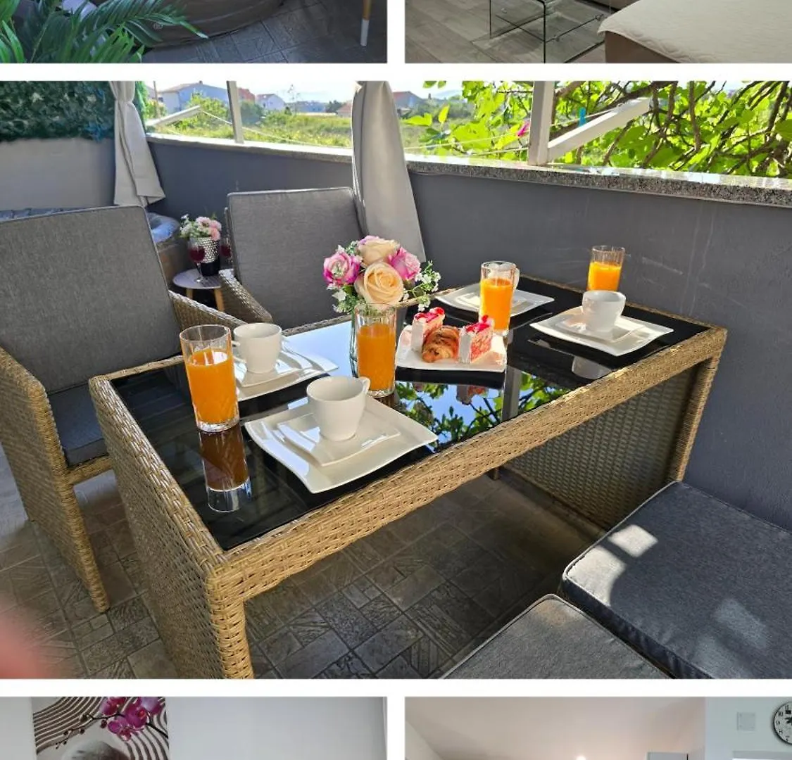Apartment Blanca With Jacuzzi,Terase And Private Parking Kastela