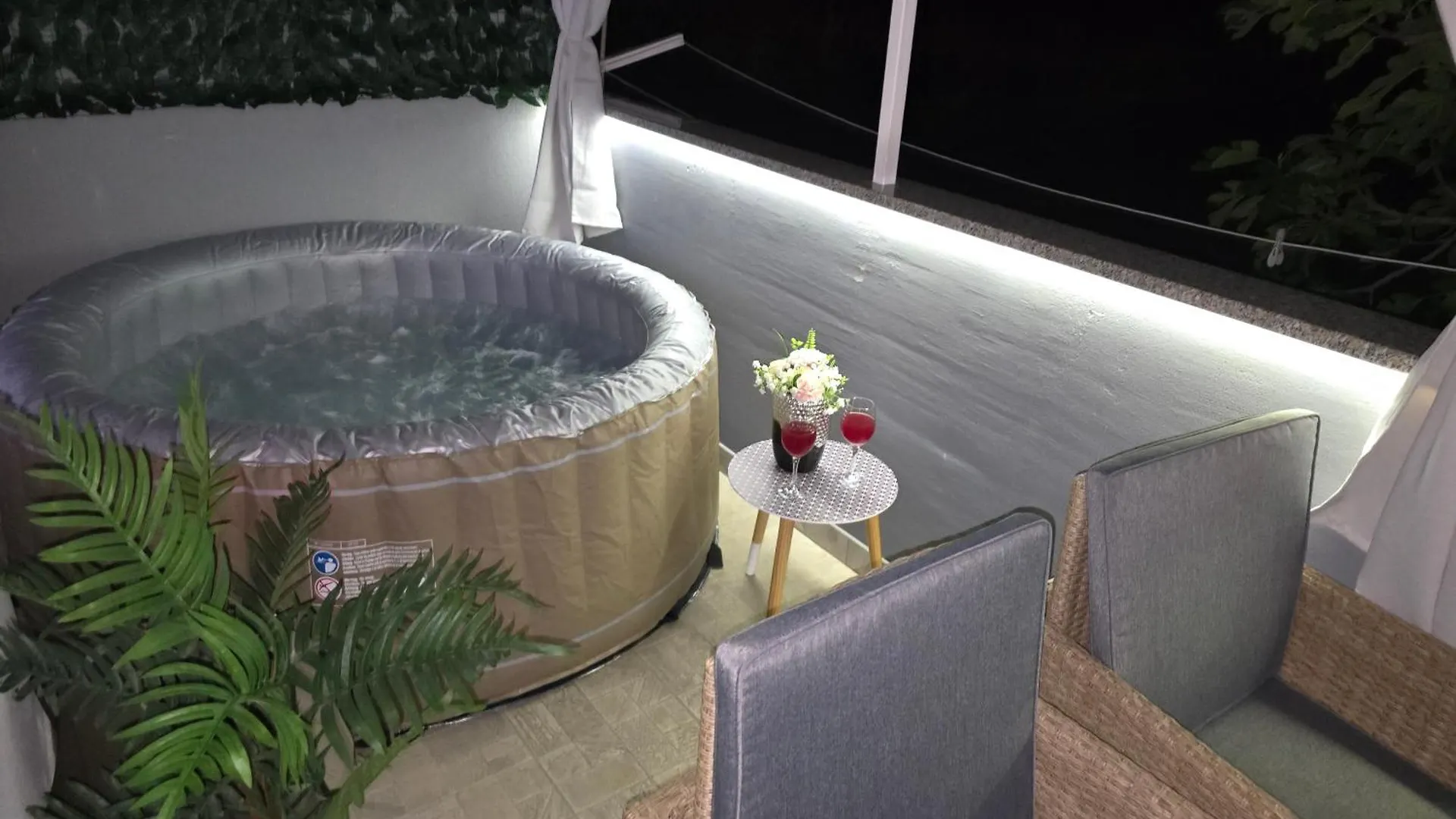 Apartment Blanca With Jacuzzi,Terase And Private Parking Kaštela