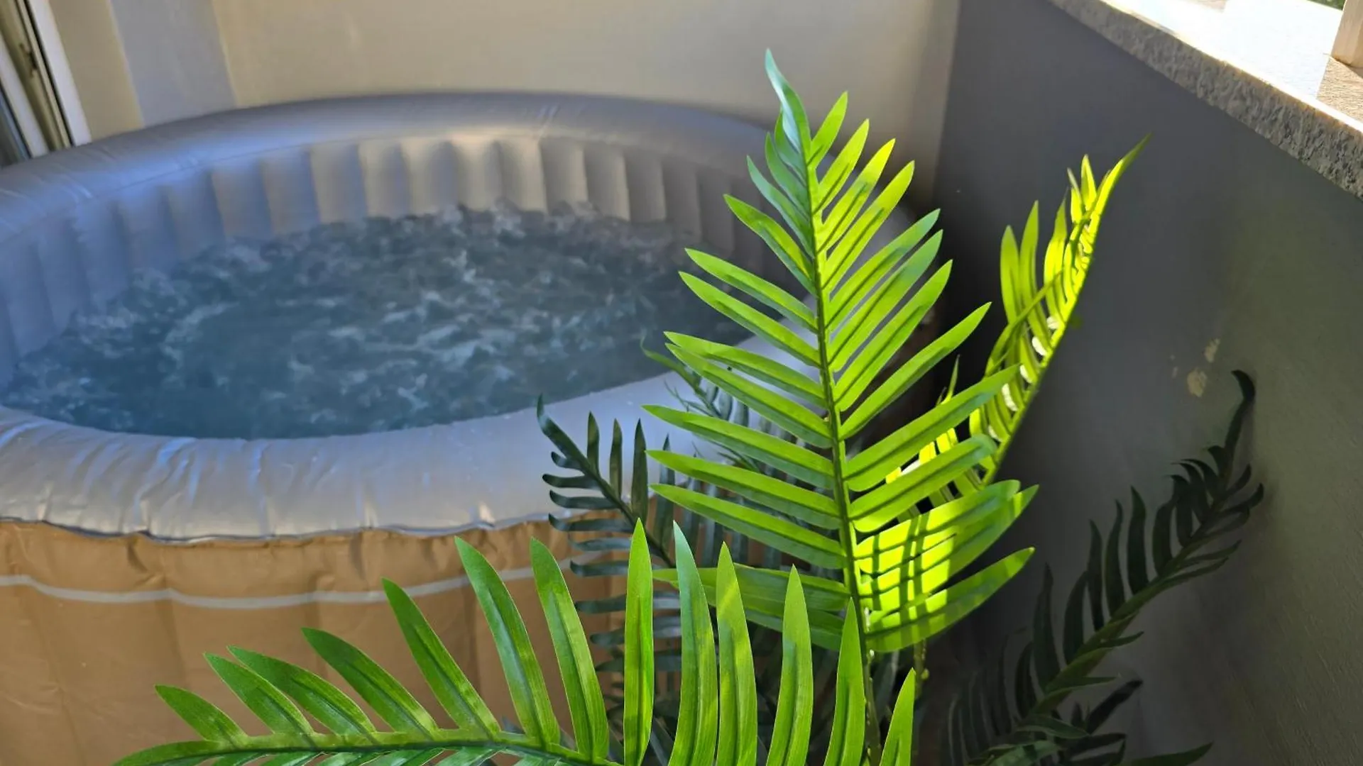 Apartment Blanca With Jacuzzi,Terase And Private Parking Kastela 0*,
